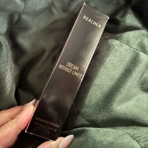 RealHer Dream Without Limits Ceramide Primer in Black and Gold